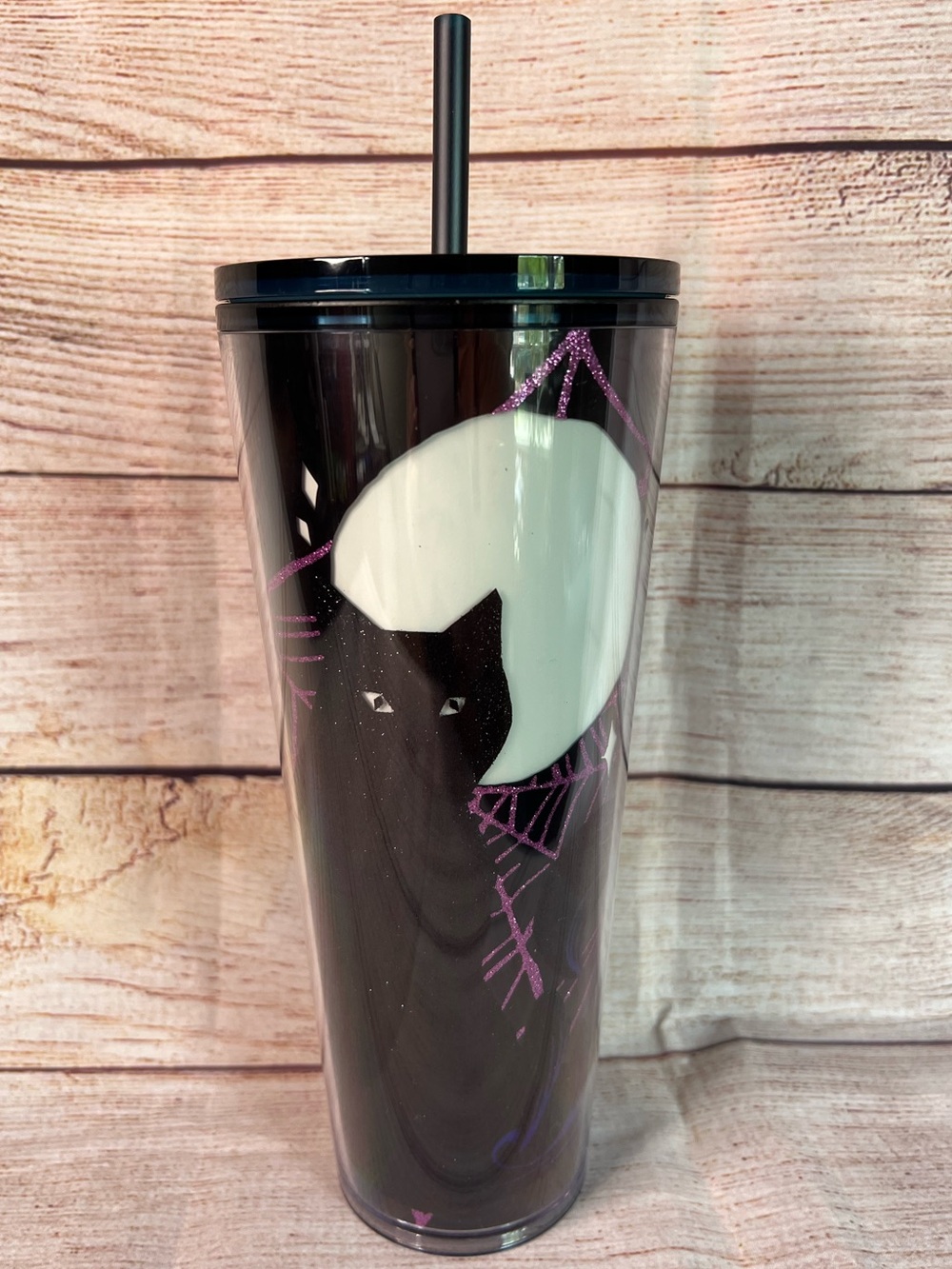 NWOT Starbucks 2021 Limited Edition
Halloween tumbler with a black cat design.